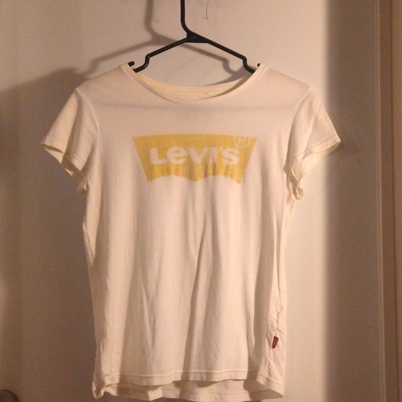 3/$20 Levi's white T-shirt - Picture 1 of 4